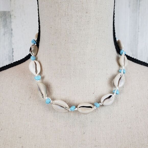 Shell and Blue Bead Necklace - Picture 1 of 2